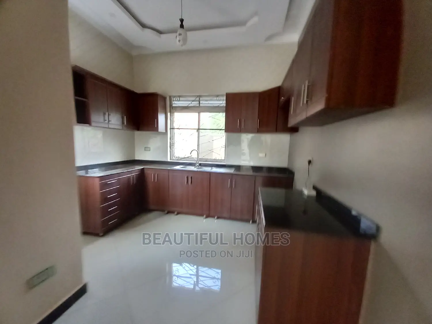 Furnished 4bdrm House in Kira Ministers for Sale in Kira