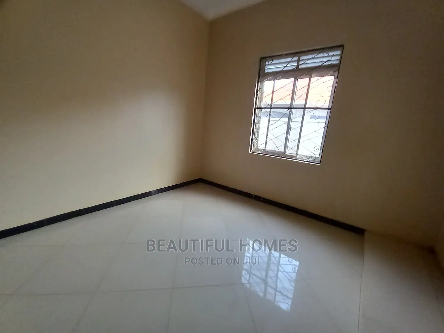 Furnished 4bdrm House in Kira Ministers for Sale in Kira