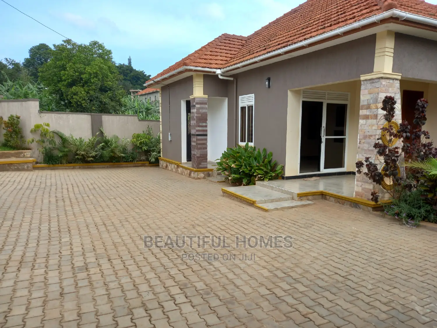 Furnished 4bdrm House in Kira Mamerito, Central Division for Sale in Central Division