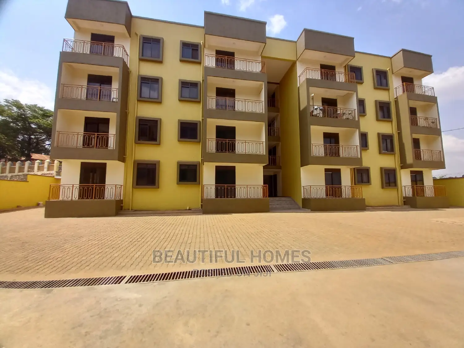 Furnished 3bdrm Condo in Kisaasi, Central Division for Sale in Central Division