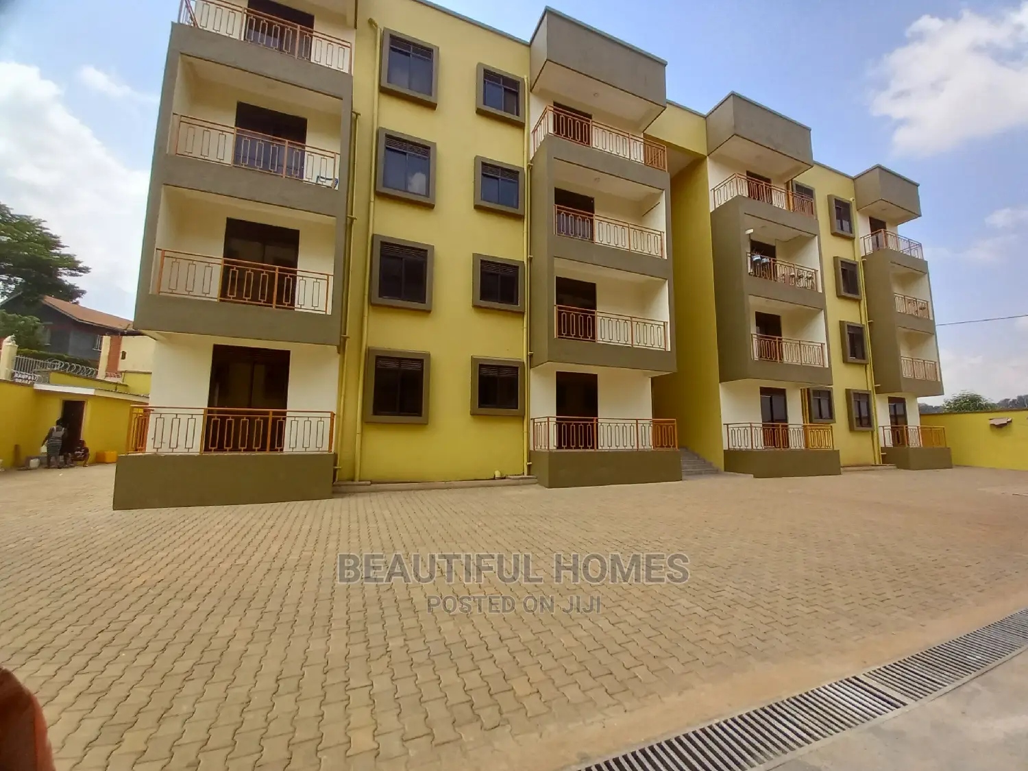 Furnished 3bdrm Condo in Kisaasi, Central Division for Sale in Central Division
