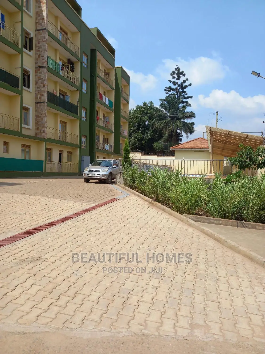 Furnished 2bdrm Condo in Bukoto, Central Division for Sale in Central Division