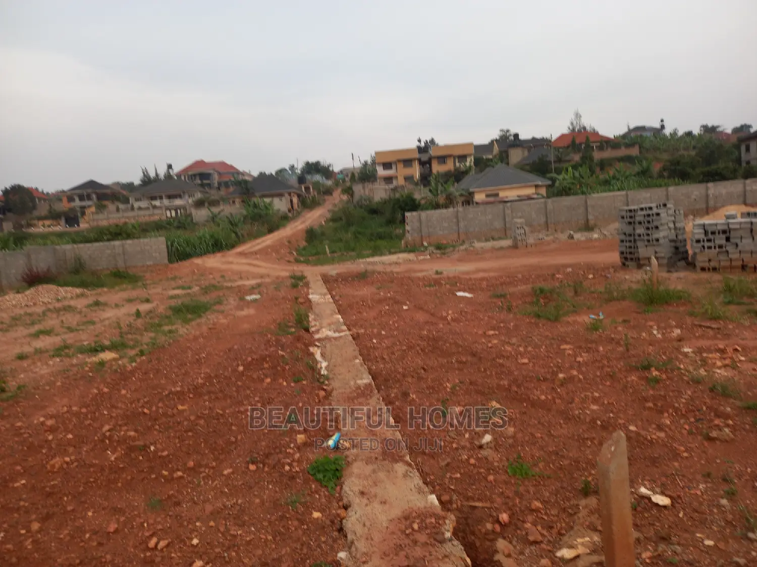 Classy 100*100 in Kasangati on Sell in Kira