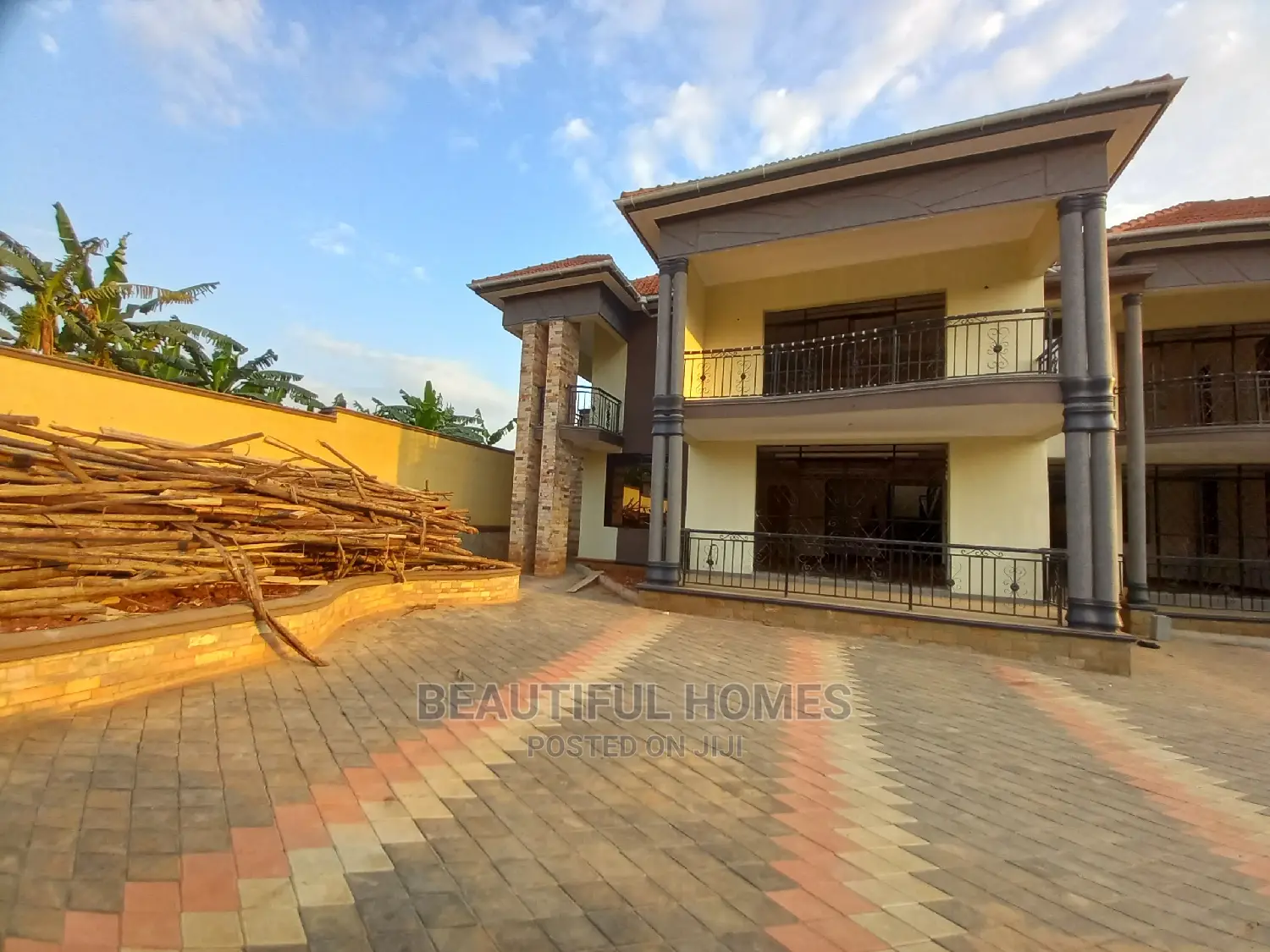 Furnished 6bdrm Mansion in Corporate Class, Central Division for Sale in Central Division