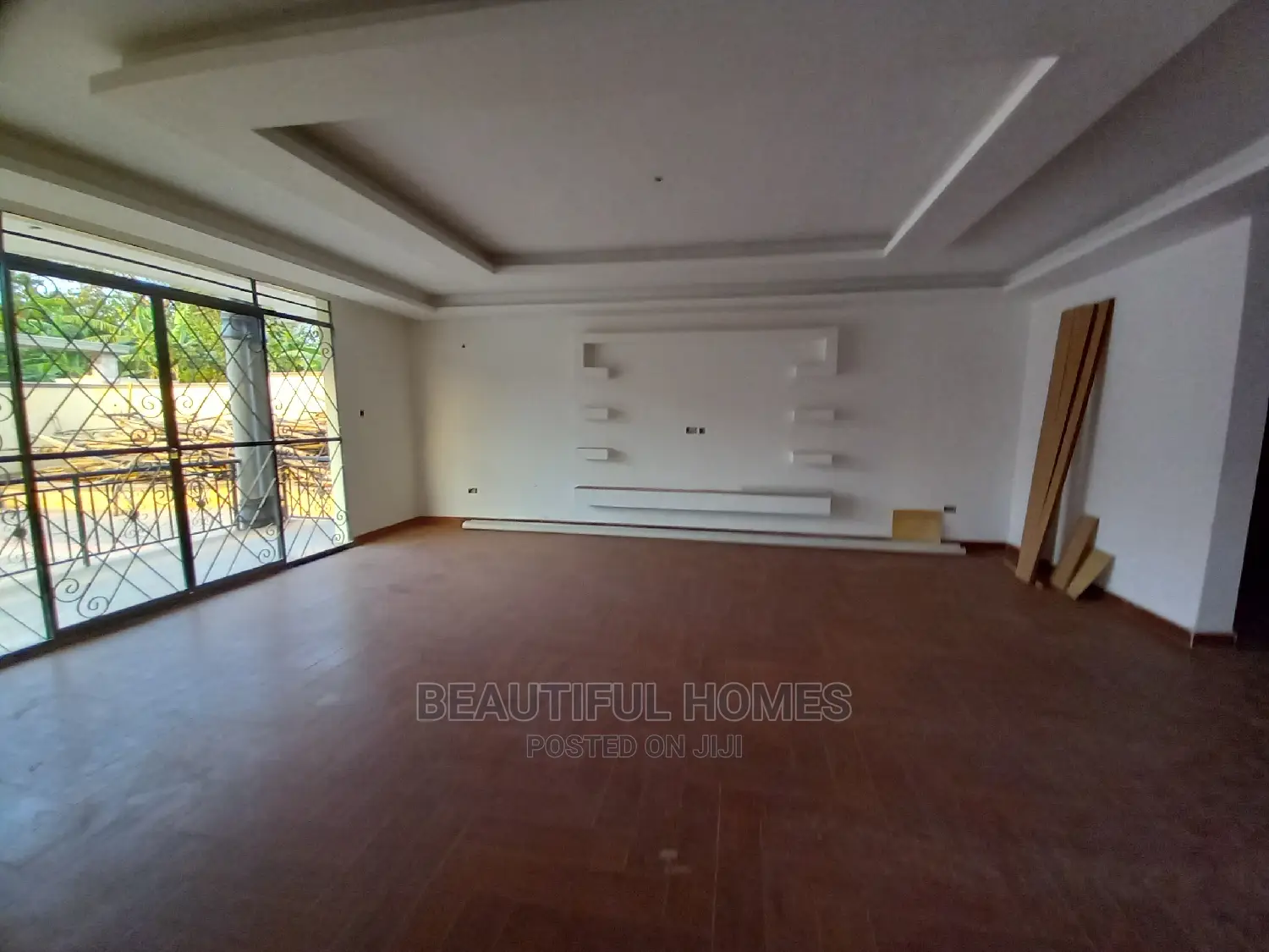 Furnished 6bdrm House in One Class, Central Division for Sale in Central Division