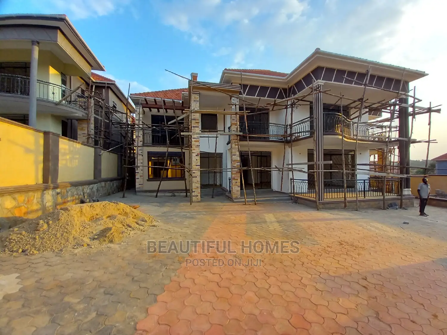Furnished 6bdrm Mansion in Kira Gated Estate for Sale in Kira
