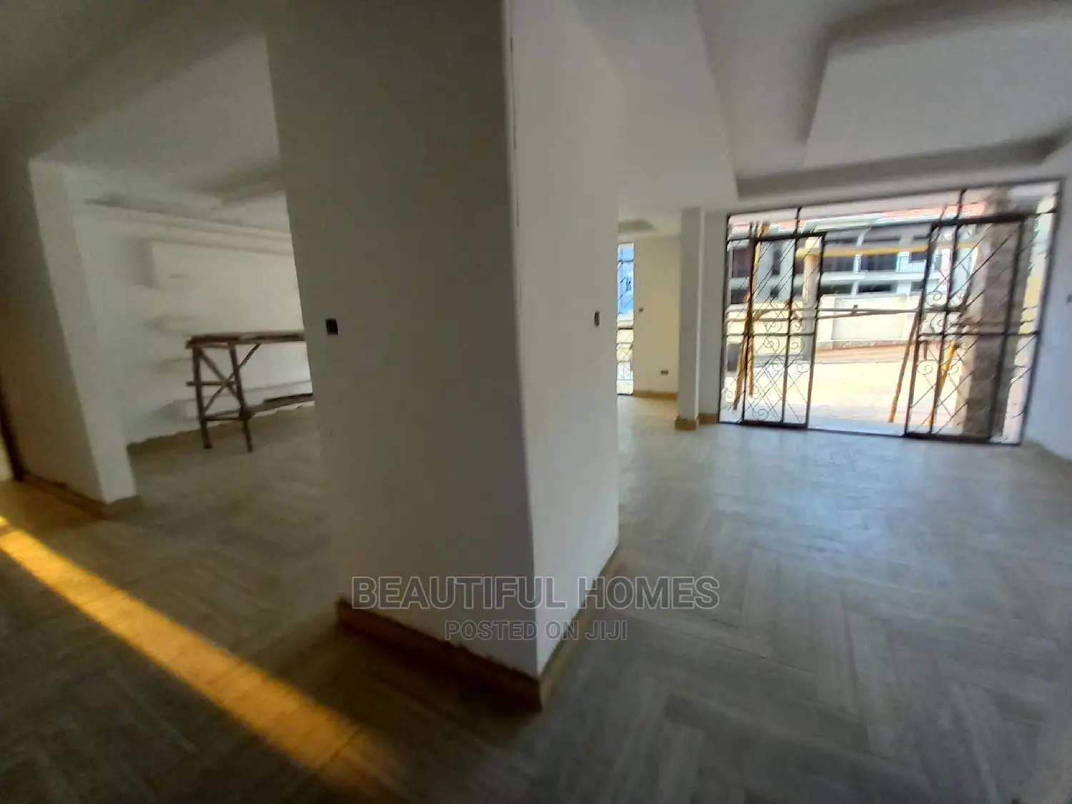 Furnished 6bdrm Mansion in Ministers Estate, Kira for Sale in Kira