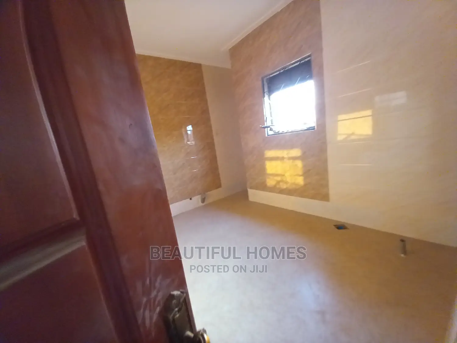 Furnished 6bdrm Mansion in Ministers Estate, Kira for Sale in Kira