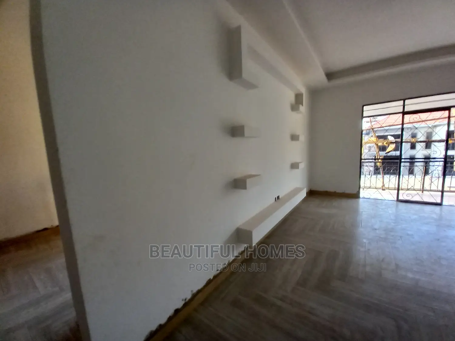 Furnished 6bdrm House in Tarmacked Estate, Kira for Sale in Kira