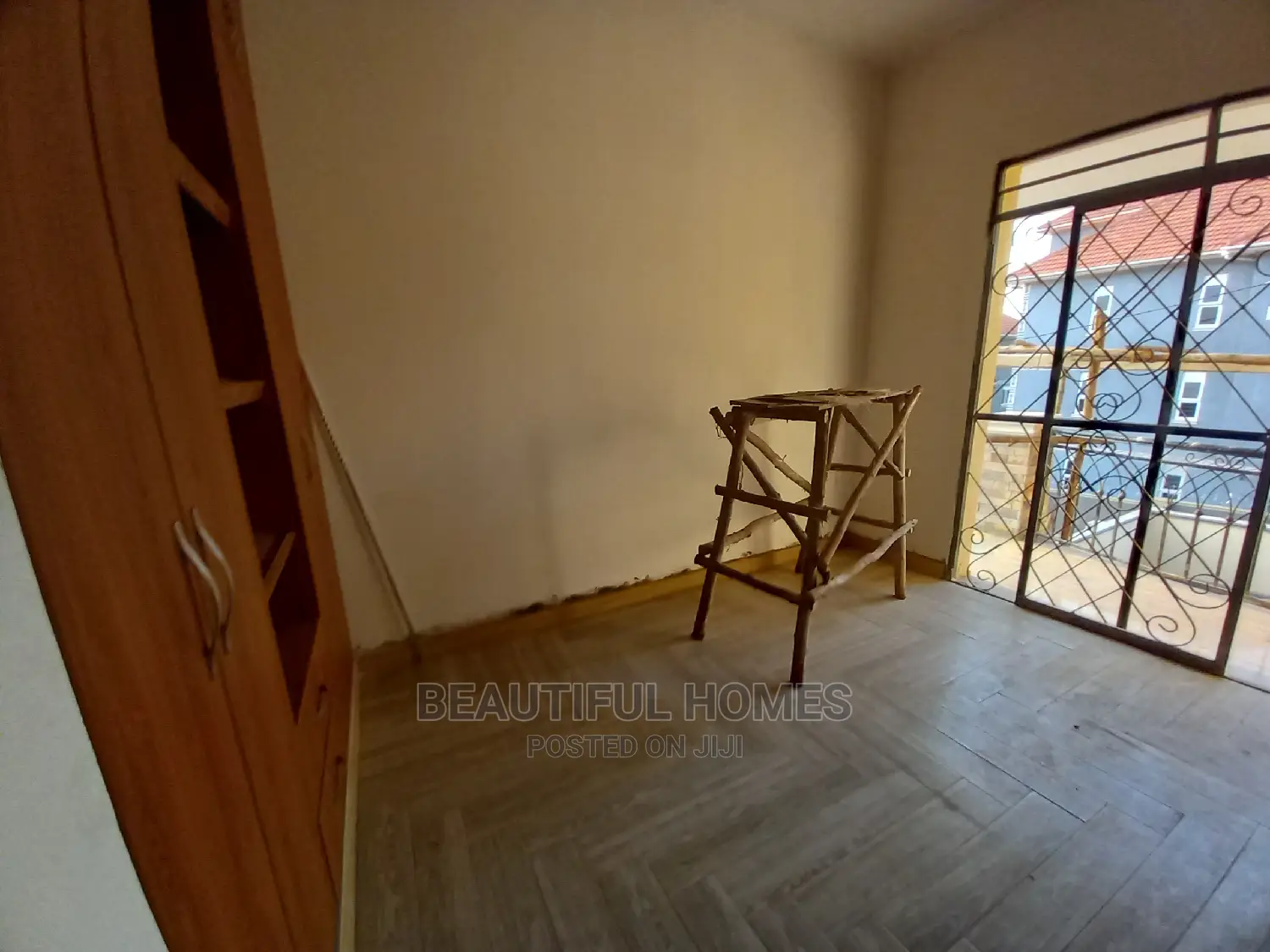 Furnished 6bdrm House in Tarmacked Estate, Kira for Sale in Kira
