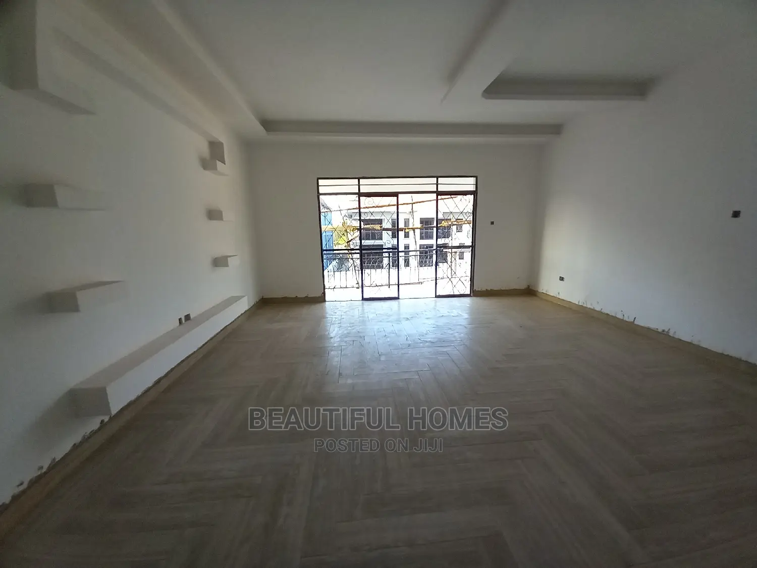 Furnished 6bdrm House in Tarmacked Estate, Kira for Sale in Kira