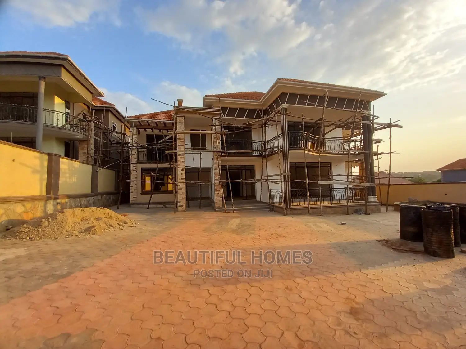 Furnished 6bdrm House in Tarmacked Estate, Kira for Sale in Kira
