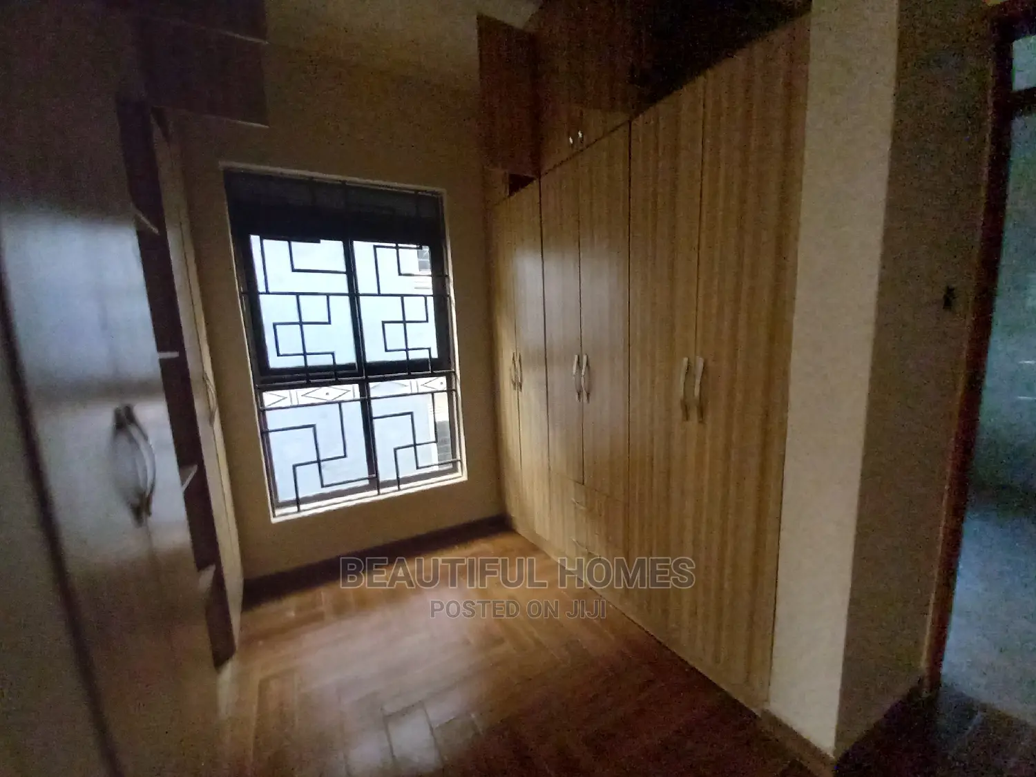 Furnished 6bdrm Mansion in Diplomat Estate, Kira for Sale in Kira