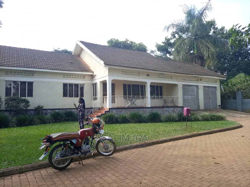 4bdrm Bungalow in Kololo Property, Central Division for Rent in Central Division