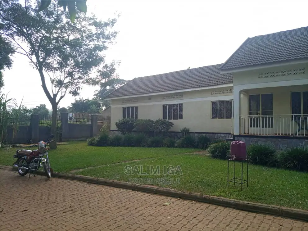4bdrm Bungalow in Kololo Property, Central Division for Rent in Central Division