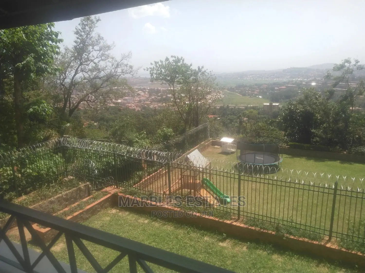 3bdrm Apartment in Mbuya, Central Division for Rent in Central Division