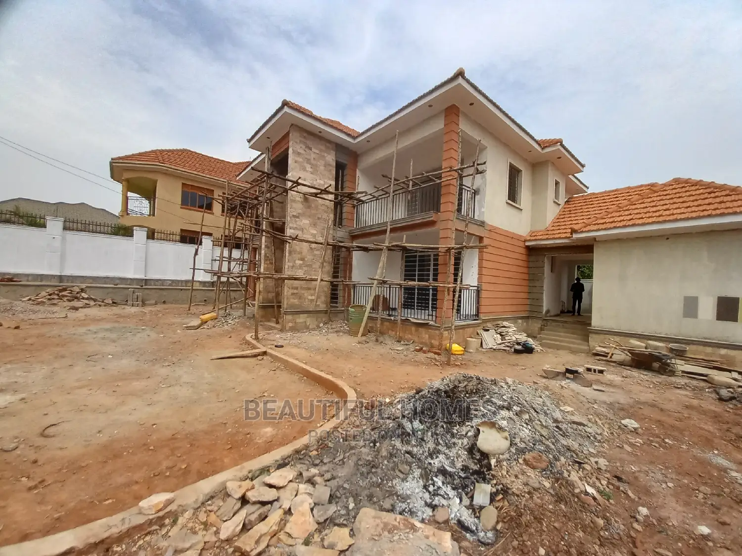 Furnished 6bdrm Mansion in Corporate Lane, Kira for Sale in Kira