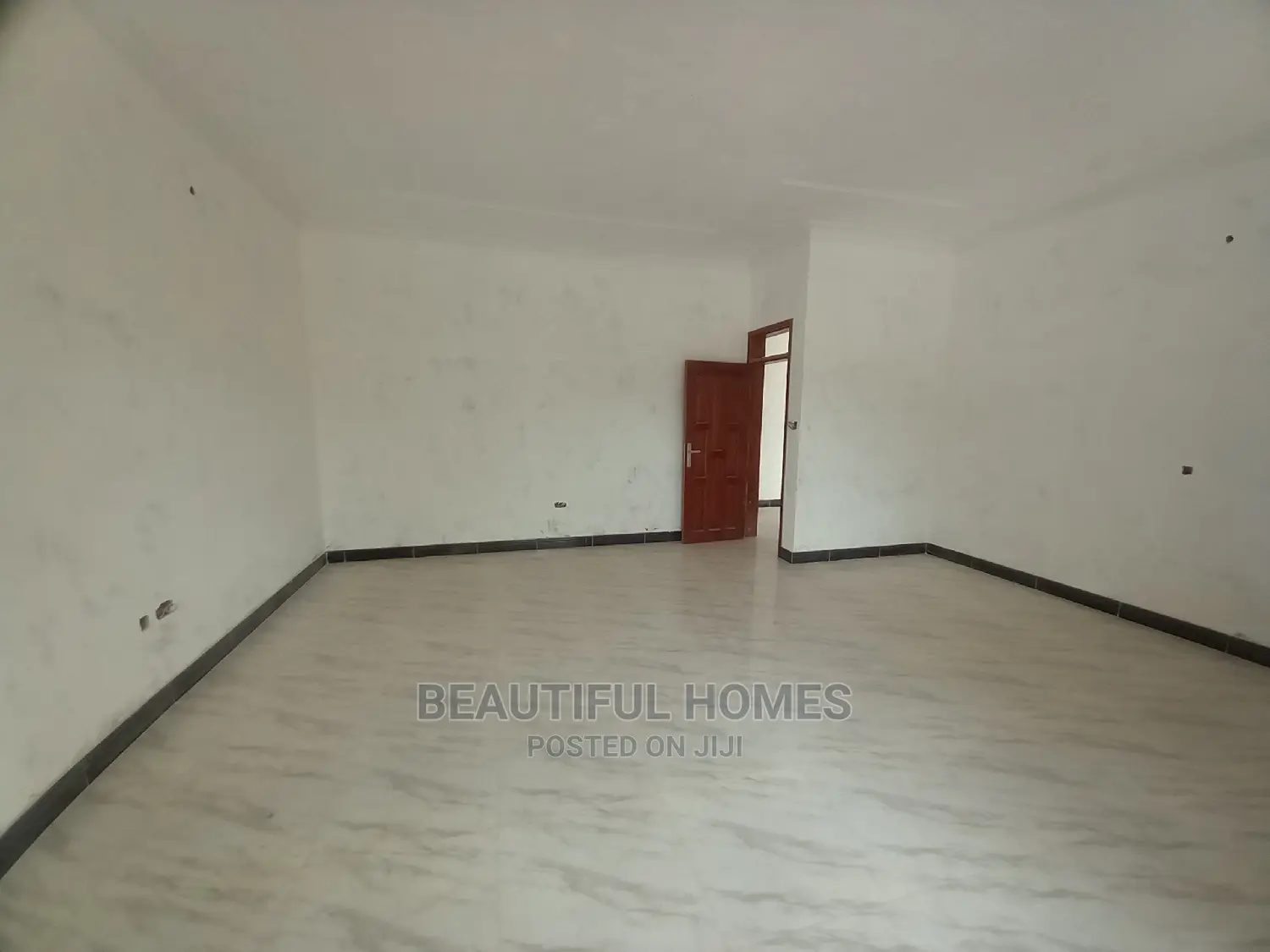 Furnished 6bdrm Mansion in Corporate Lane, Kira for Sale in Kira