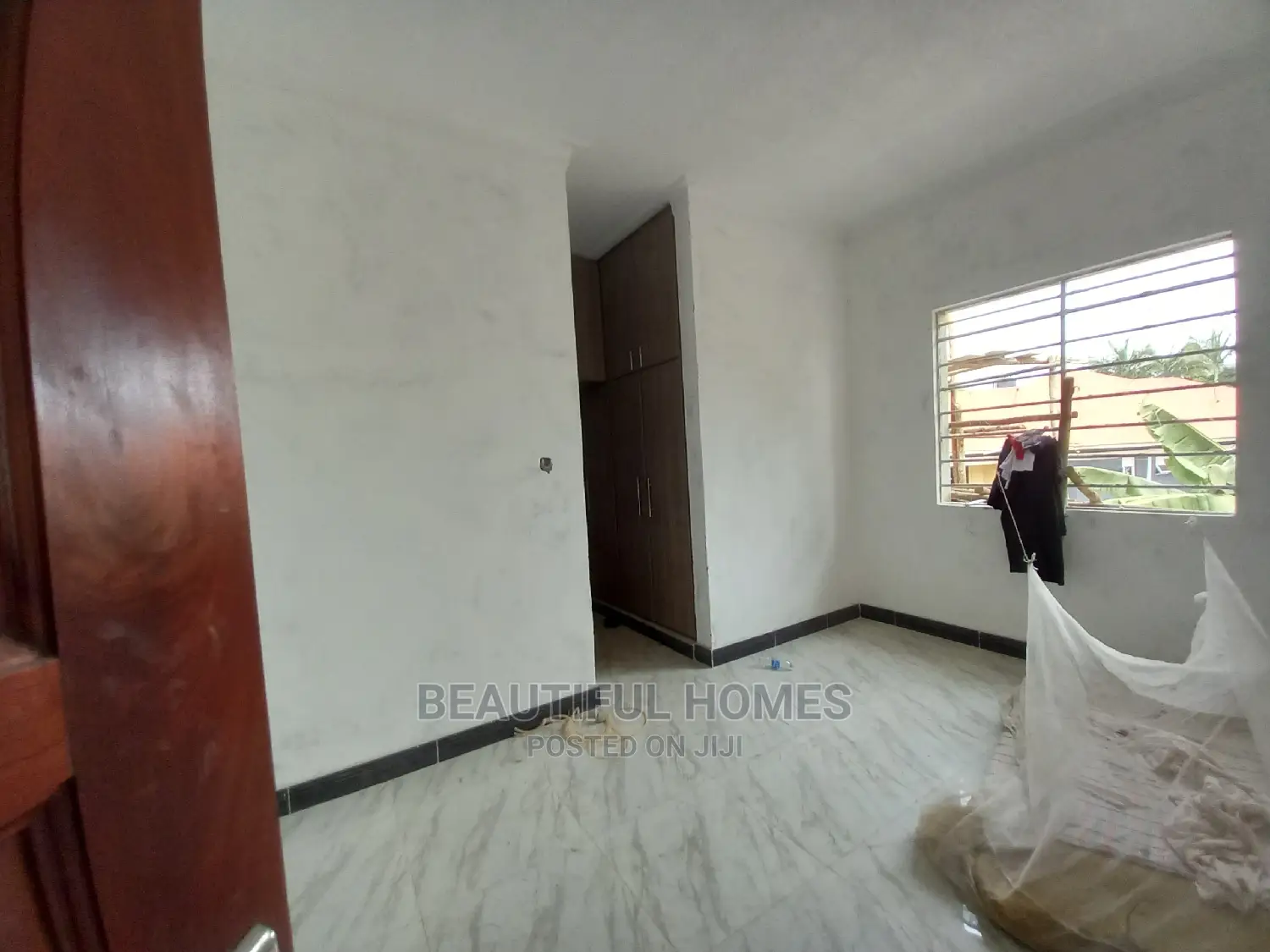 Furnished 6bdrm Mansion in Corporate Lane, Kira for Sale in Kira