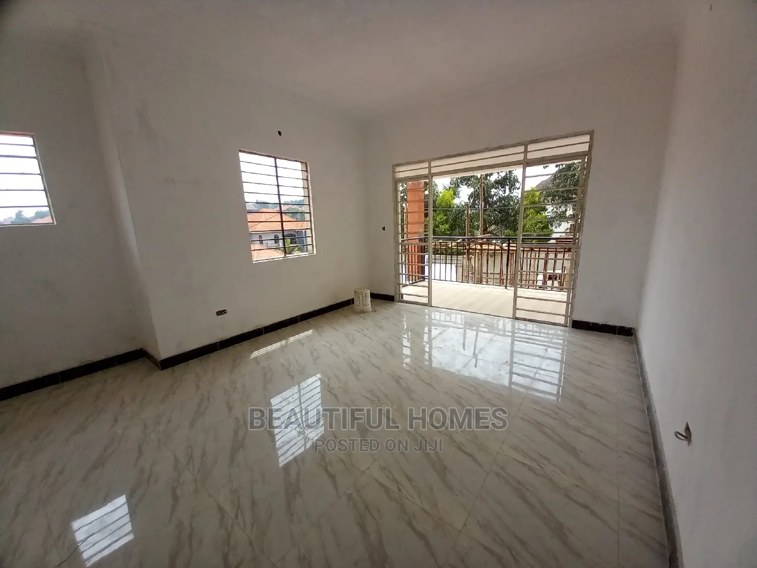 Furnished 5bdrm Duplex in Kira for Sale in Kira