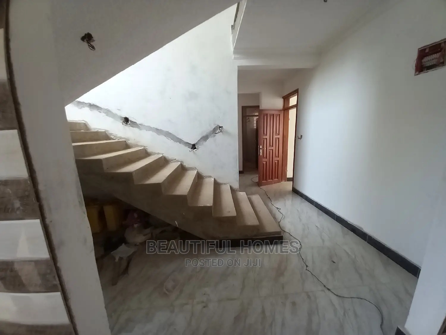 Furnished 6bdrm House in Kira Rich Zone for Sale in Kira