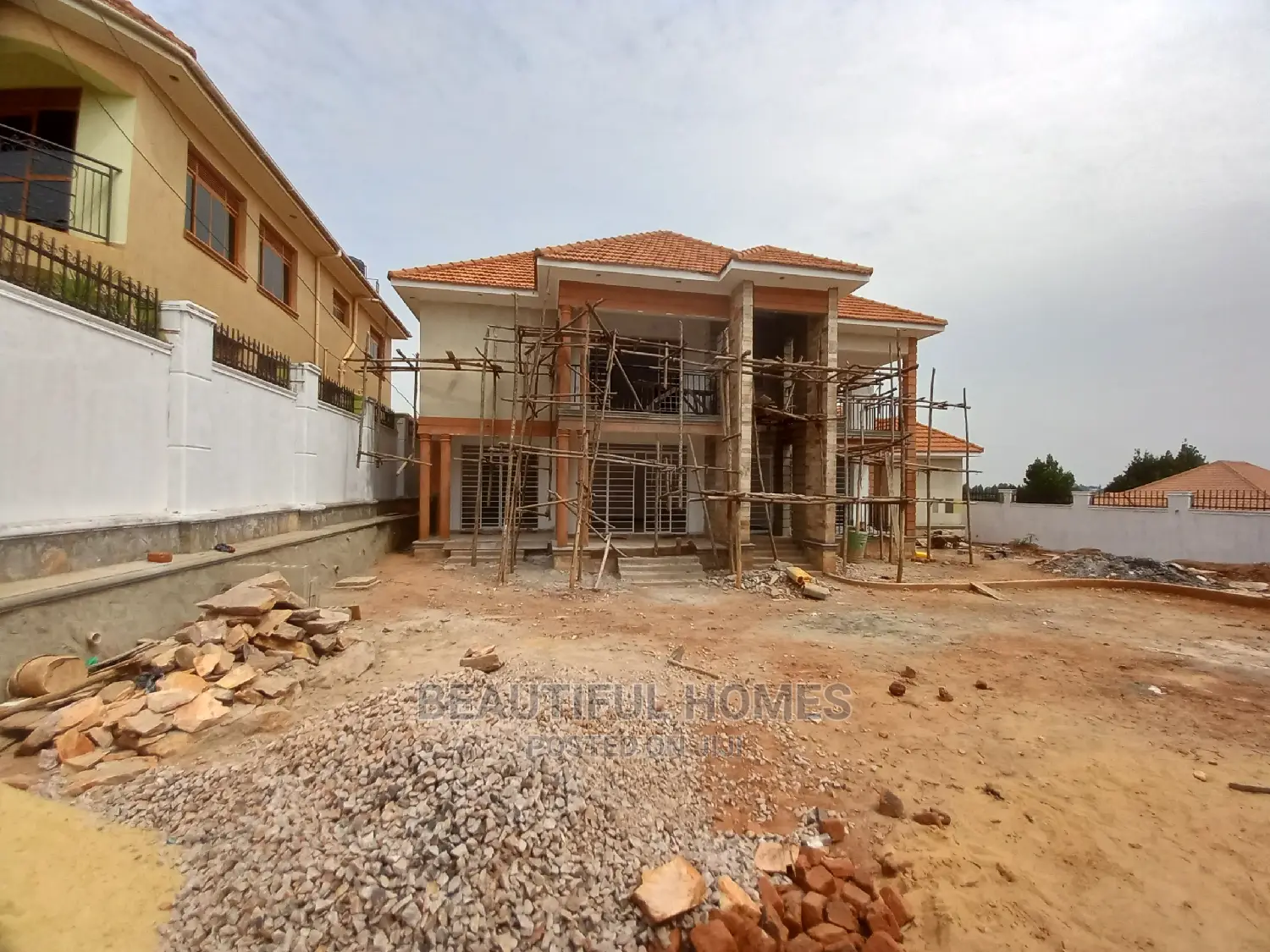 Furnished 6bdrm Mansion in Upscale, Kira for Sale in Kira