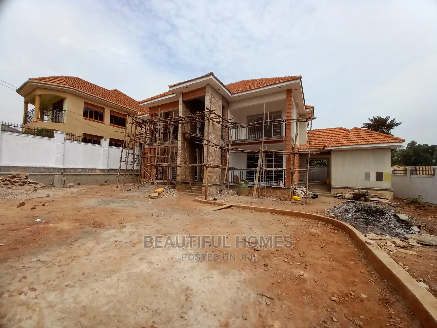 Furnished 6bdrm Mansion in Kira Wealthy for Sale in Kira
