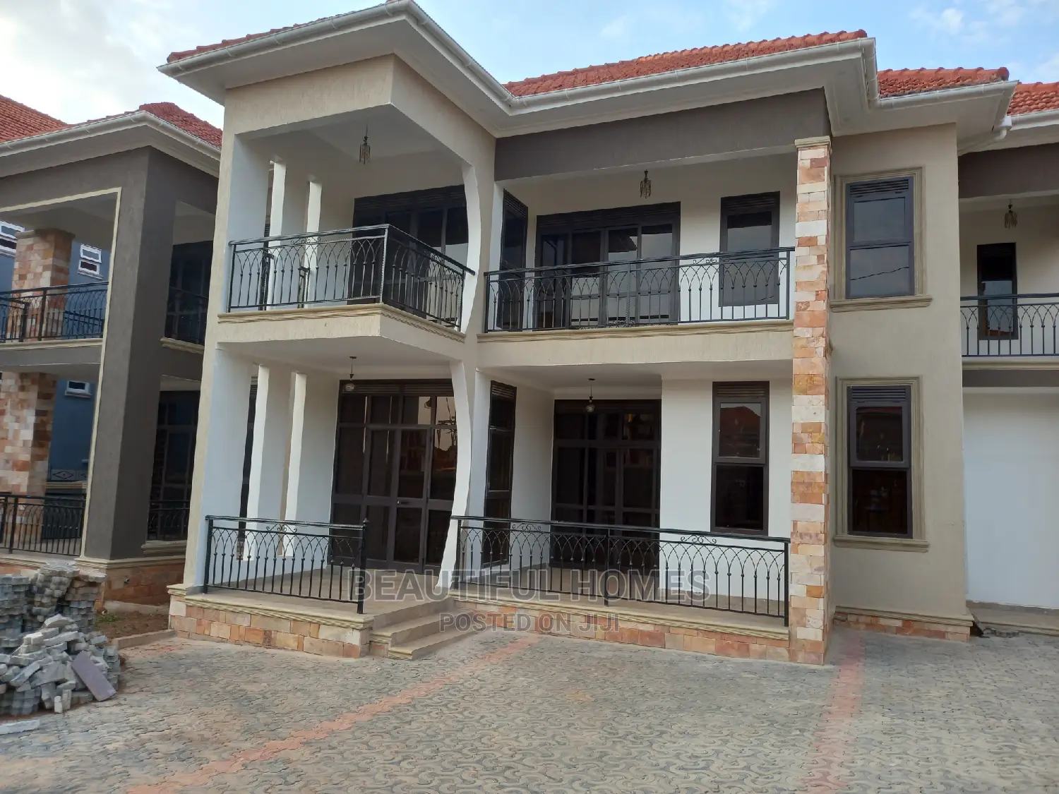 Furnished 6bdrm Mansion in Kira Wealthy for Sale in Kira