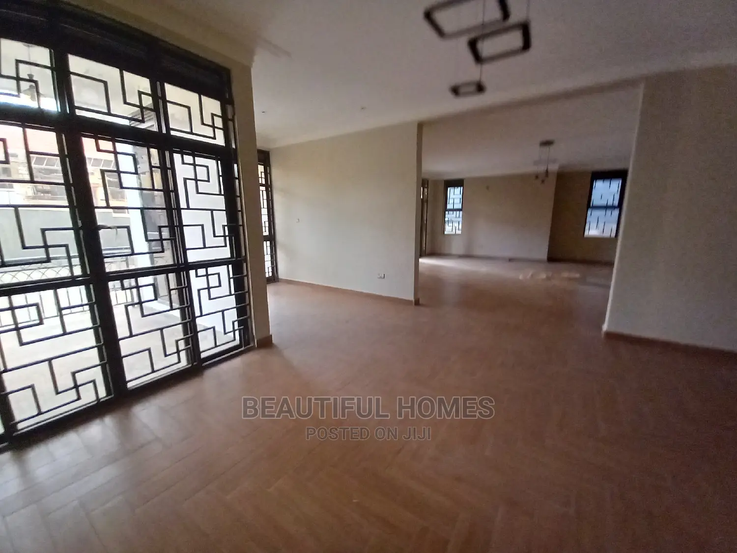 Furnished 6bdrm Mansion in Kira Wealthy for Sale in Kira