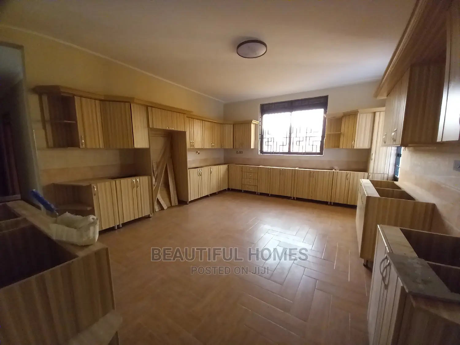 Furnished 6bdrm Mansion in Ministers Village, Kira for Sale in Kira