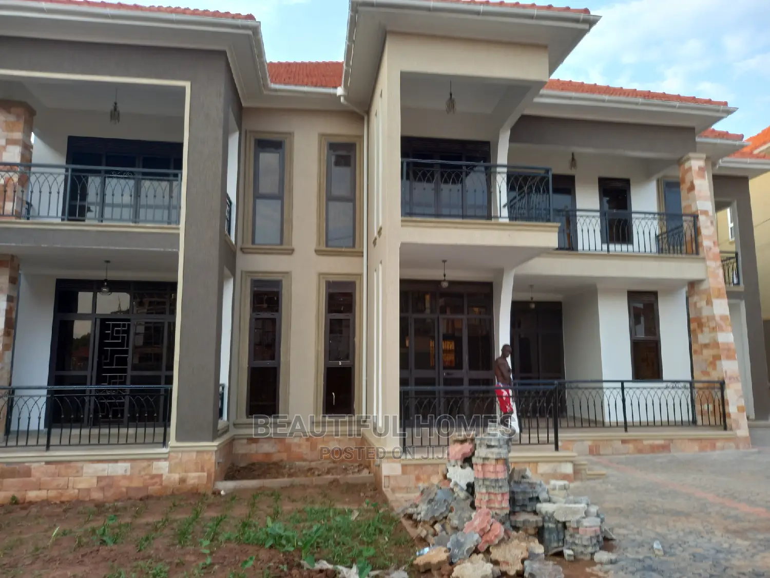 Furnished 6bdrm House in Gated Estate, Kira for Sale in Kira