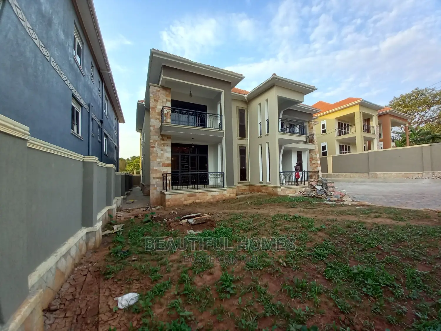 Furnished 6bdrm House in Gated Estate, Kira for Sale in Kira