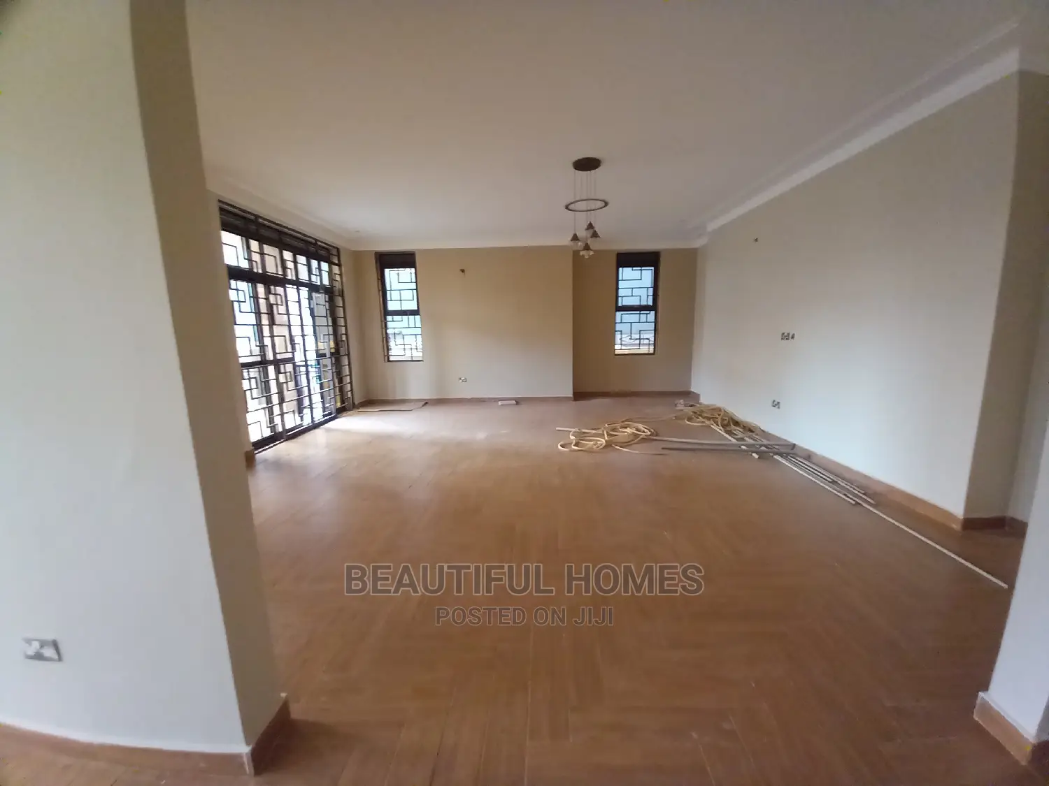 Furnished 6bdrm House in Gated Estate, Kira for Sale in Kira