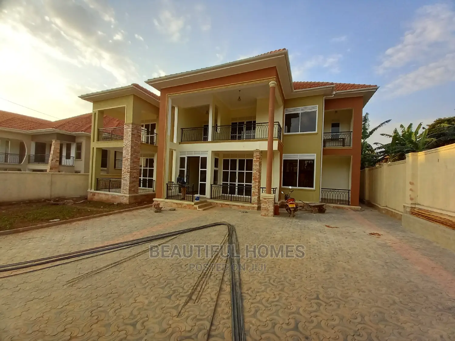 Furnished 6bdrm Mansion in Najjera Gated Estate, Central Division in Central Division