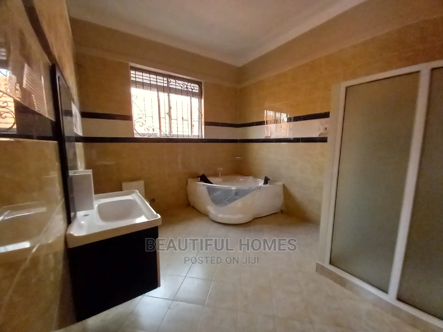 Furnished 6bdrm Mansion in Najjera Corporate, Central Division in Central Division