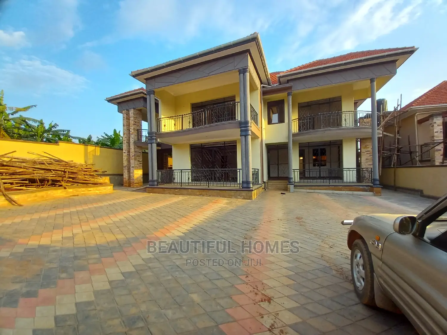 Furnished 6bdrm Mansion in Kira Gated, Central Division for Sale in Central Division