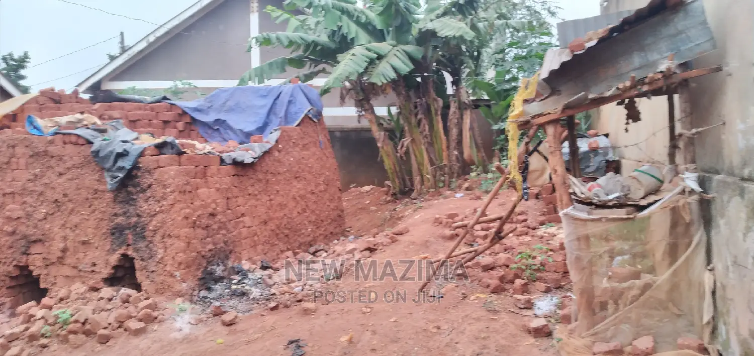 Very Beautiful Plot on Quicksale in Heart of Makindye Boston in Division A