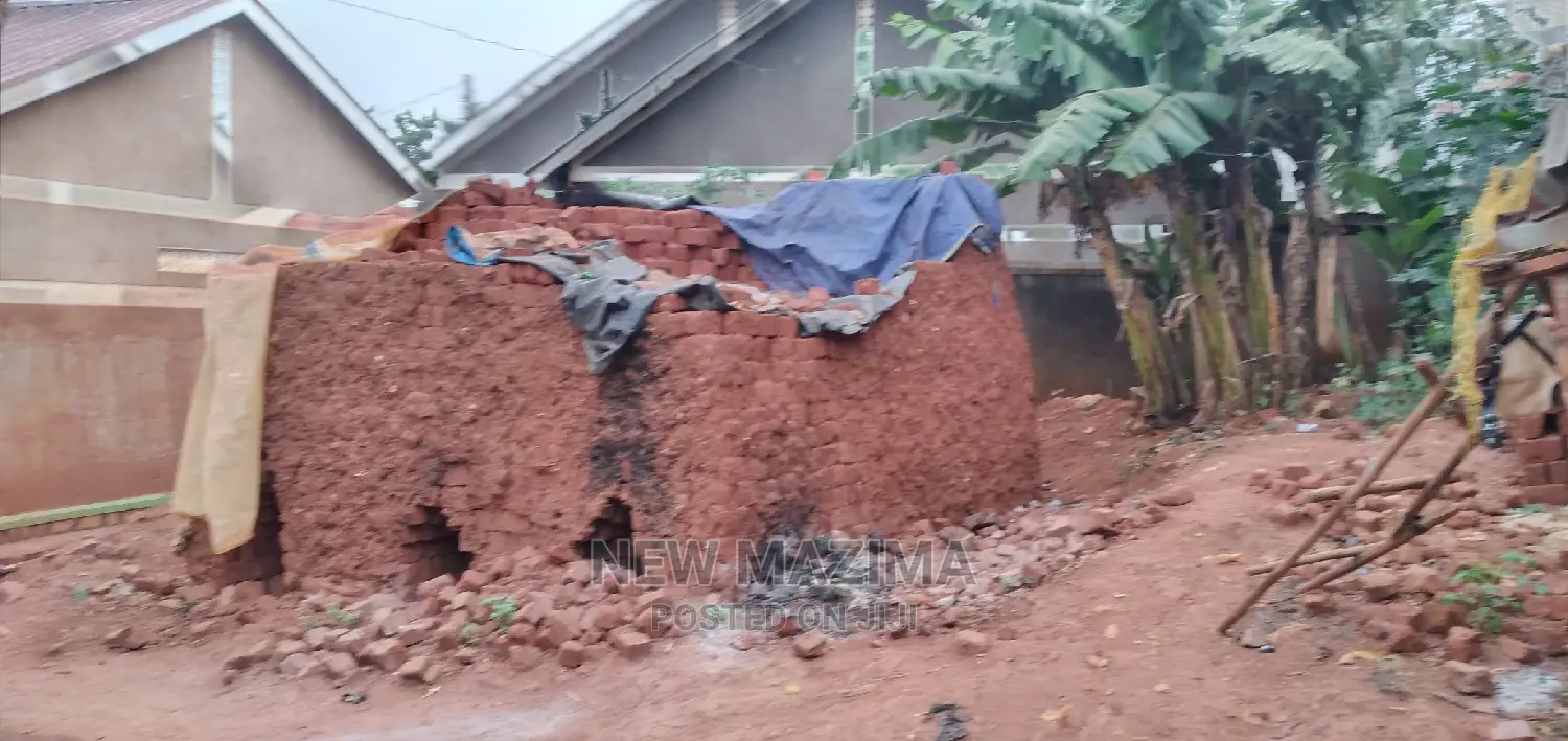 Very Beautiful Plot on Quicksale in Heart of Makindye Boston in Division A