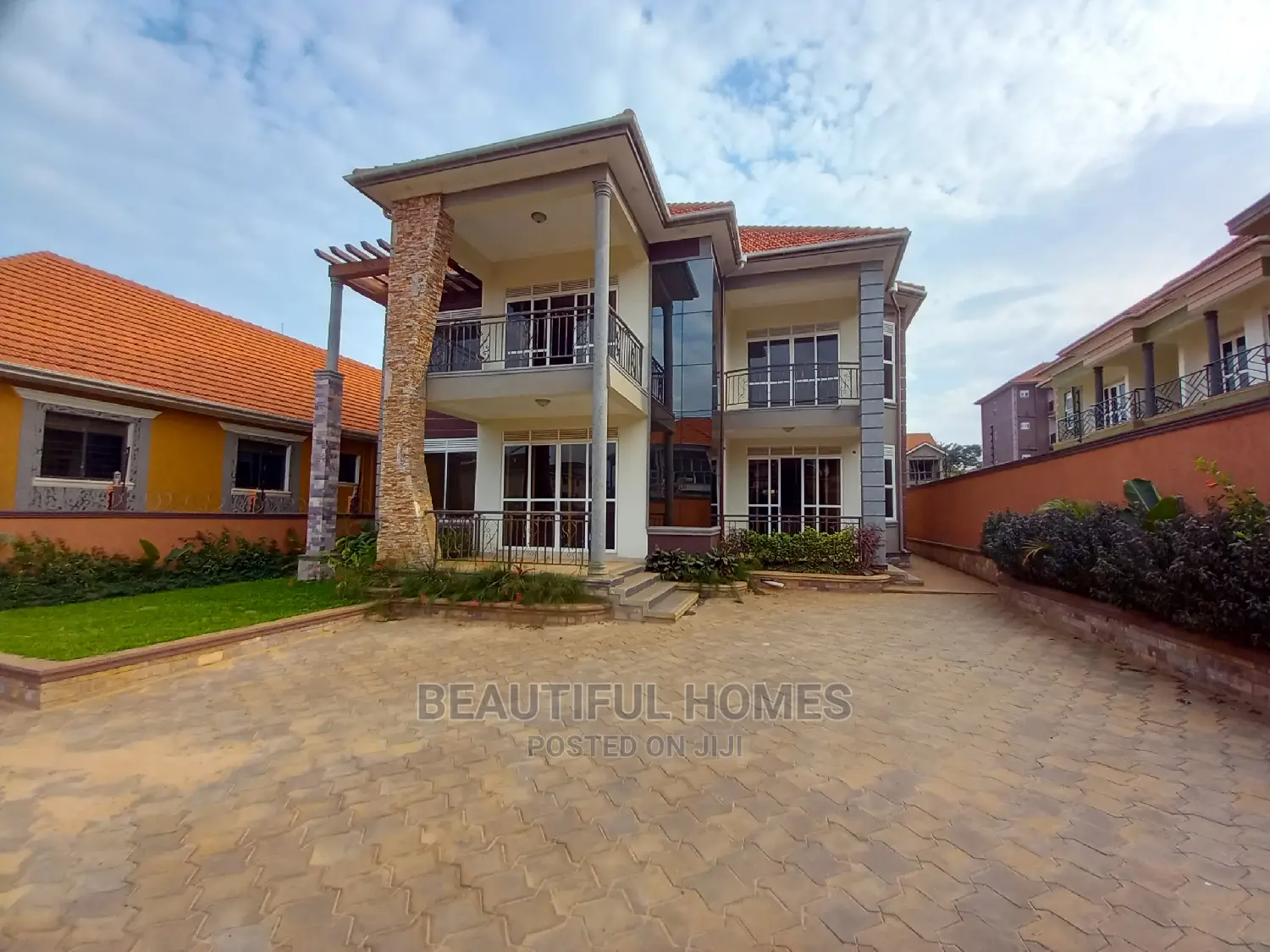 Furnished 6bdrm Mansion in Kisaasi Corporate, Central Division in Central Division