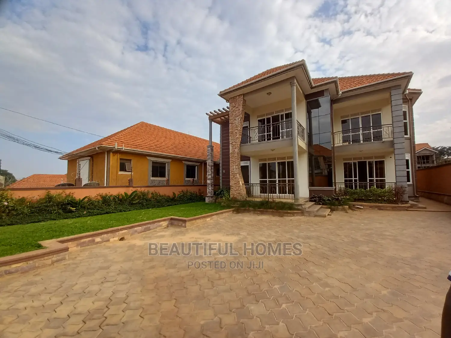Furnished 6bdrm Mansion in Kisaasi Corporate, Central Division in Central Division