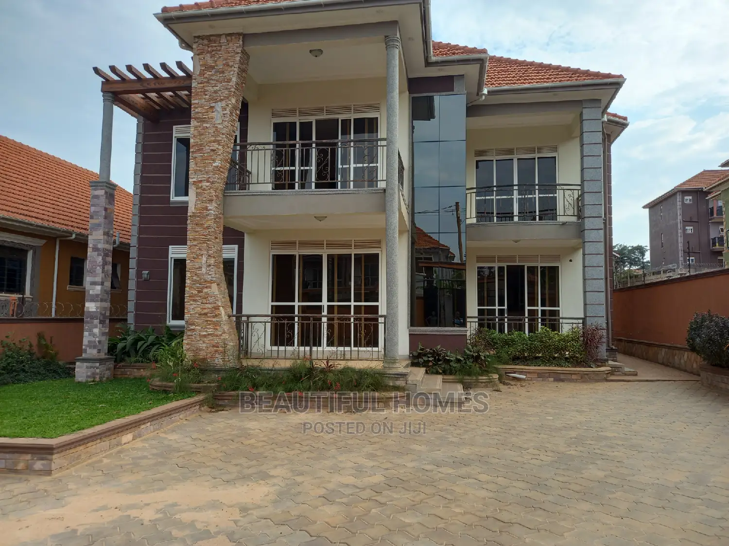 Furnished 6bdrm Mansion in Kisaasi Corporate, Central Division in Central Division