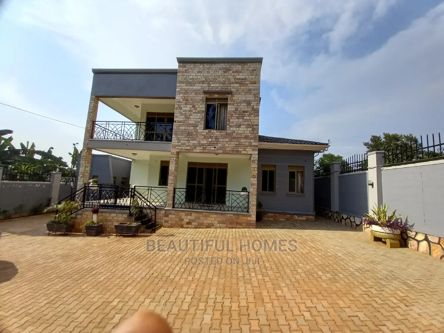 Furnished 4bdrm House in Kira Good for Sale in Kira