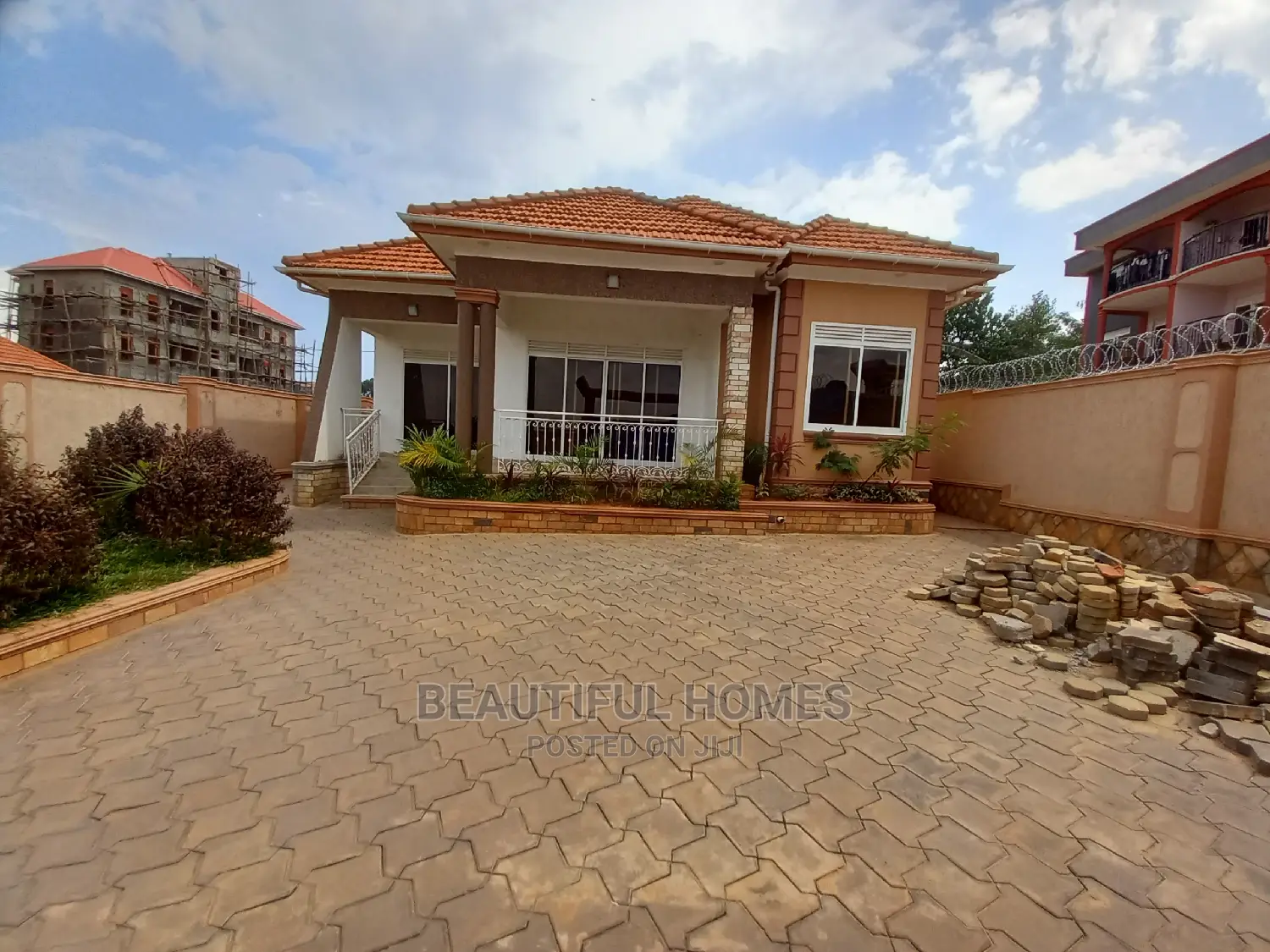 Furnished 4bdrm House in Kira Planned for Sale in Kira