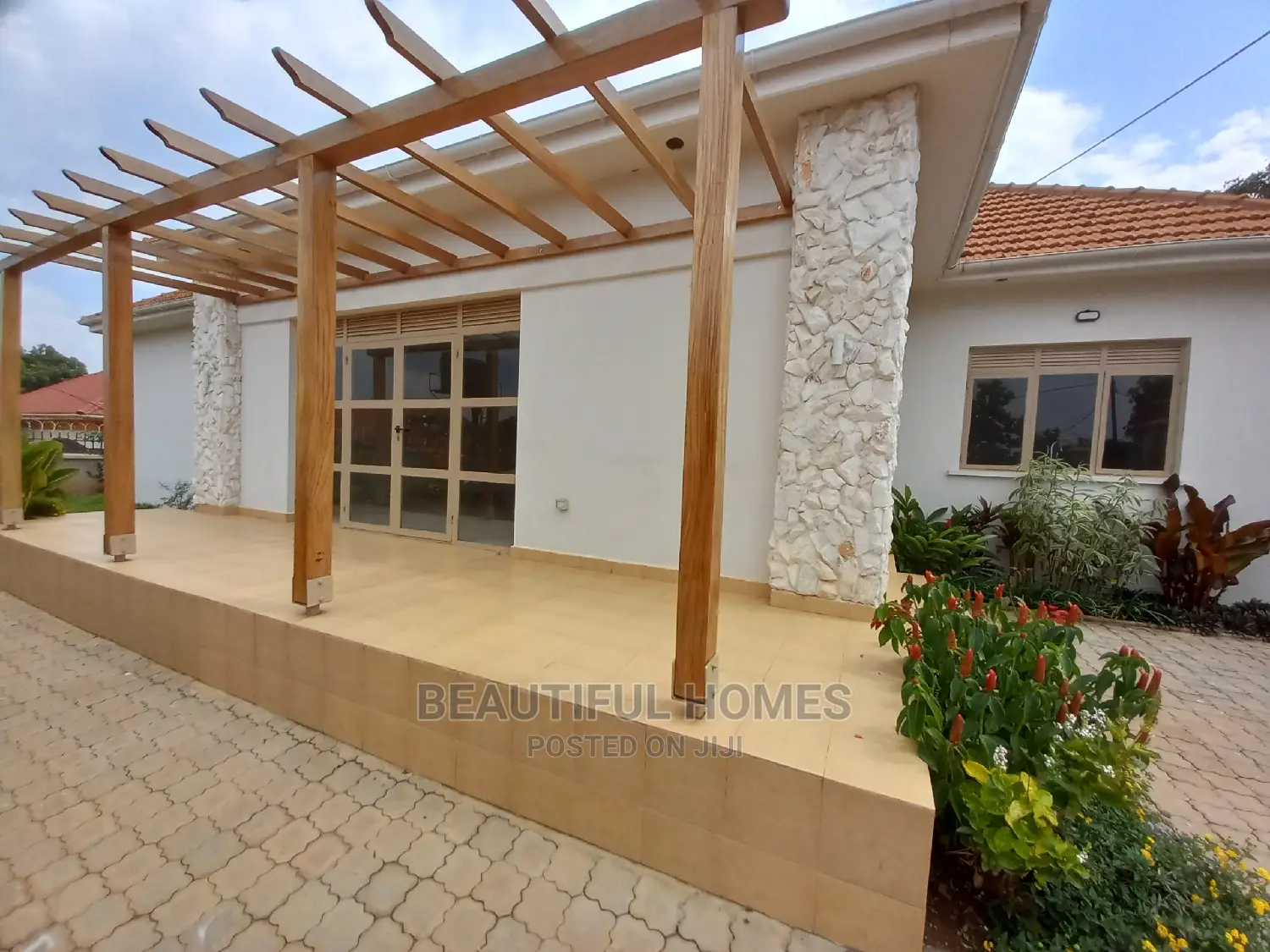Furnished 4bdrm Bungalow in Mamerito Tarmack, Kira for Sale in Kira