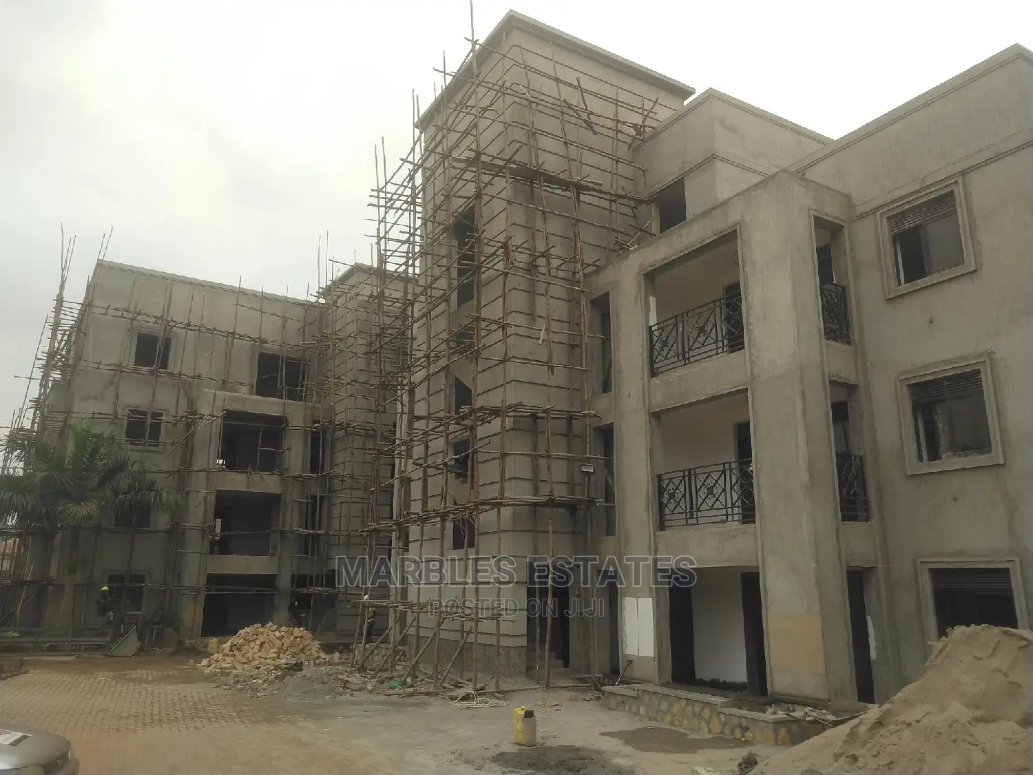 2bdrm Condo in Mbuya, Central Division for Sale in Central Division