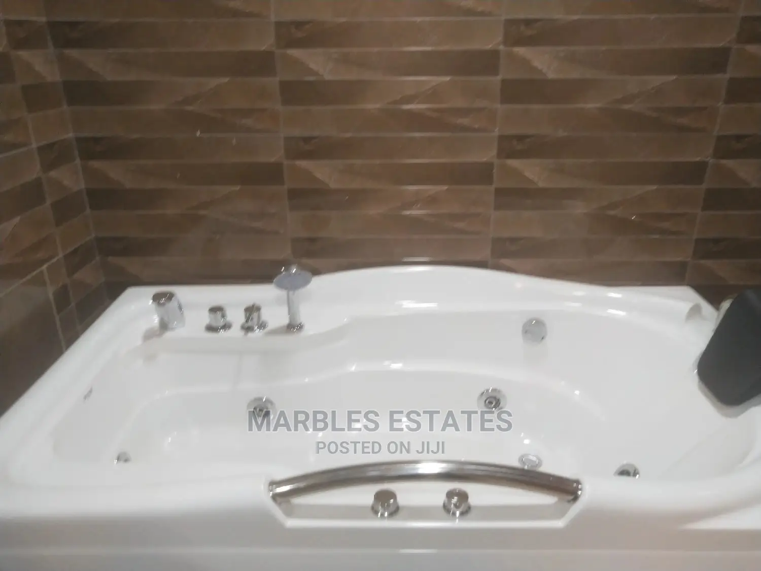 5bdrm Townhouse/Terrace in Bugolobi, Central Division for Rent in Central Division