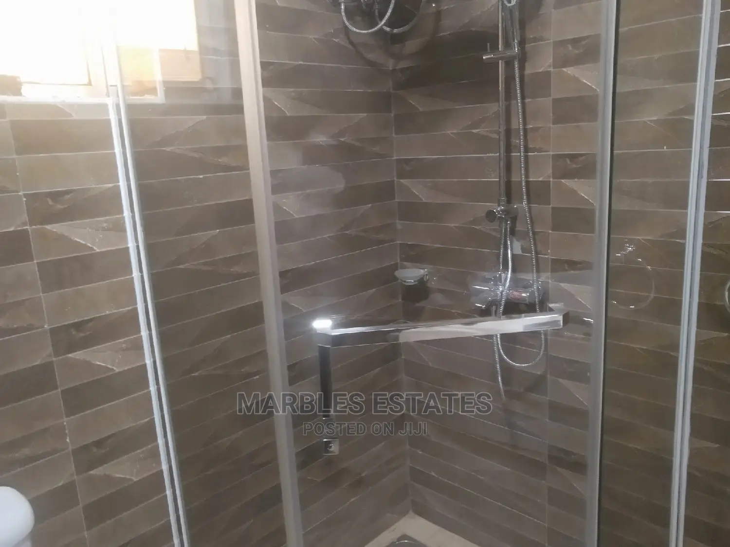 5bdrm Townhouse/Terrace in Bugolobi, Central Division for Rent in Central Division