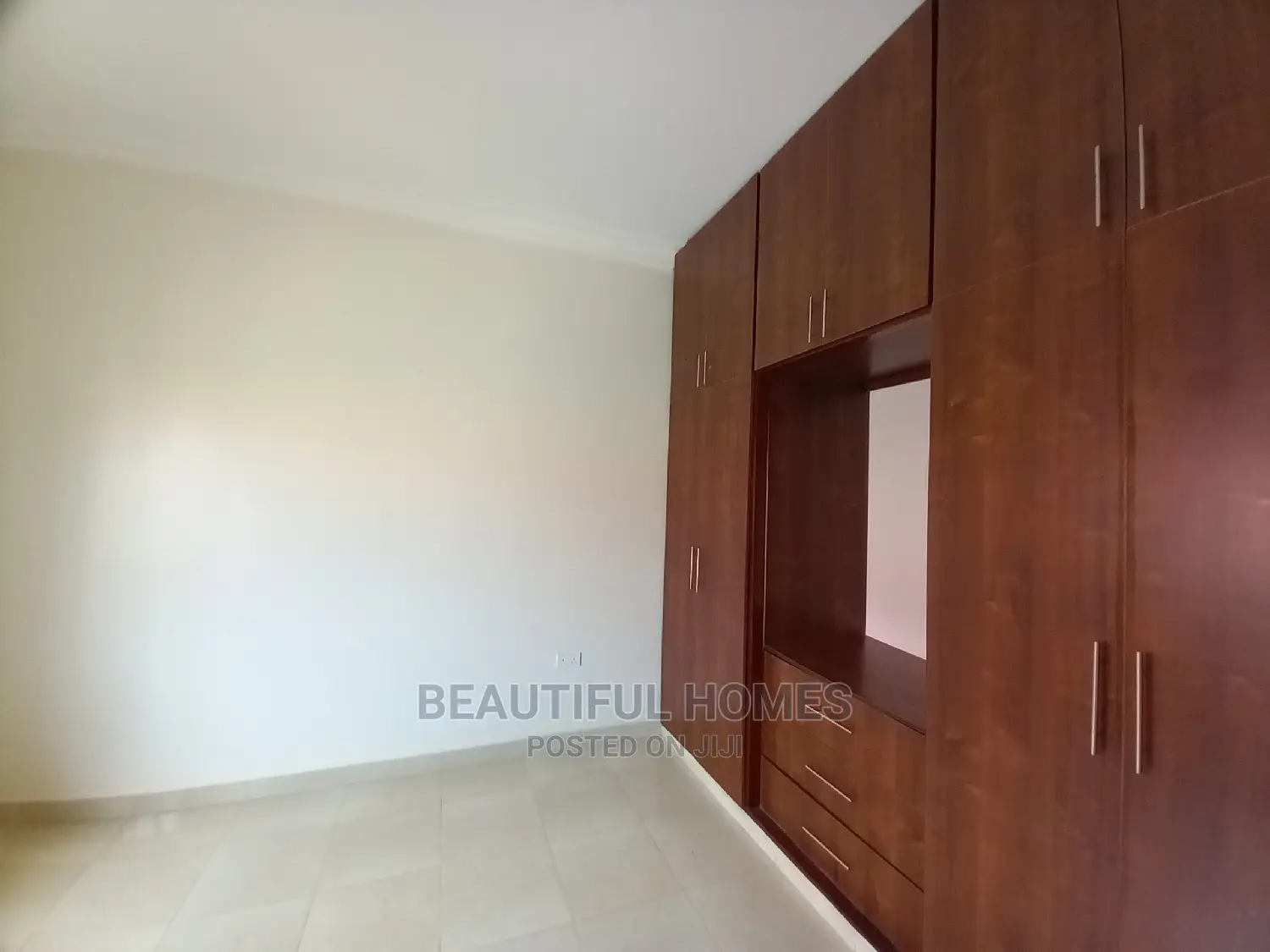 Furnished 4bdrm House in Kira Corporate for Sale in Kira