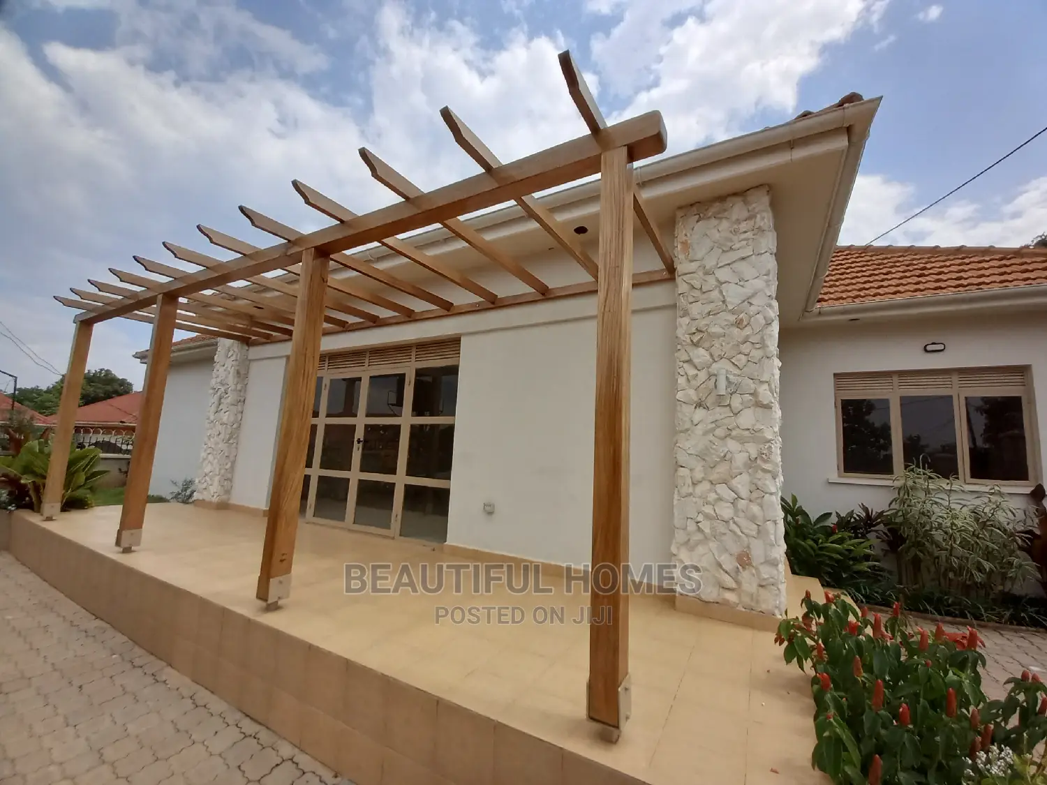 Furnished 4bdrm House in Kira Corporate for Sale in Kira