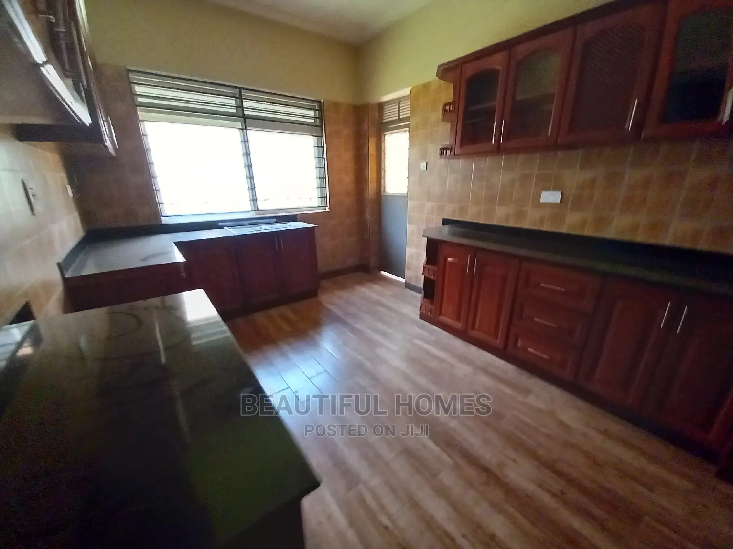 Furnished 4bdrm House in Kira Corporate for Sale in Kira